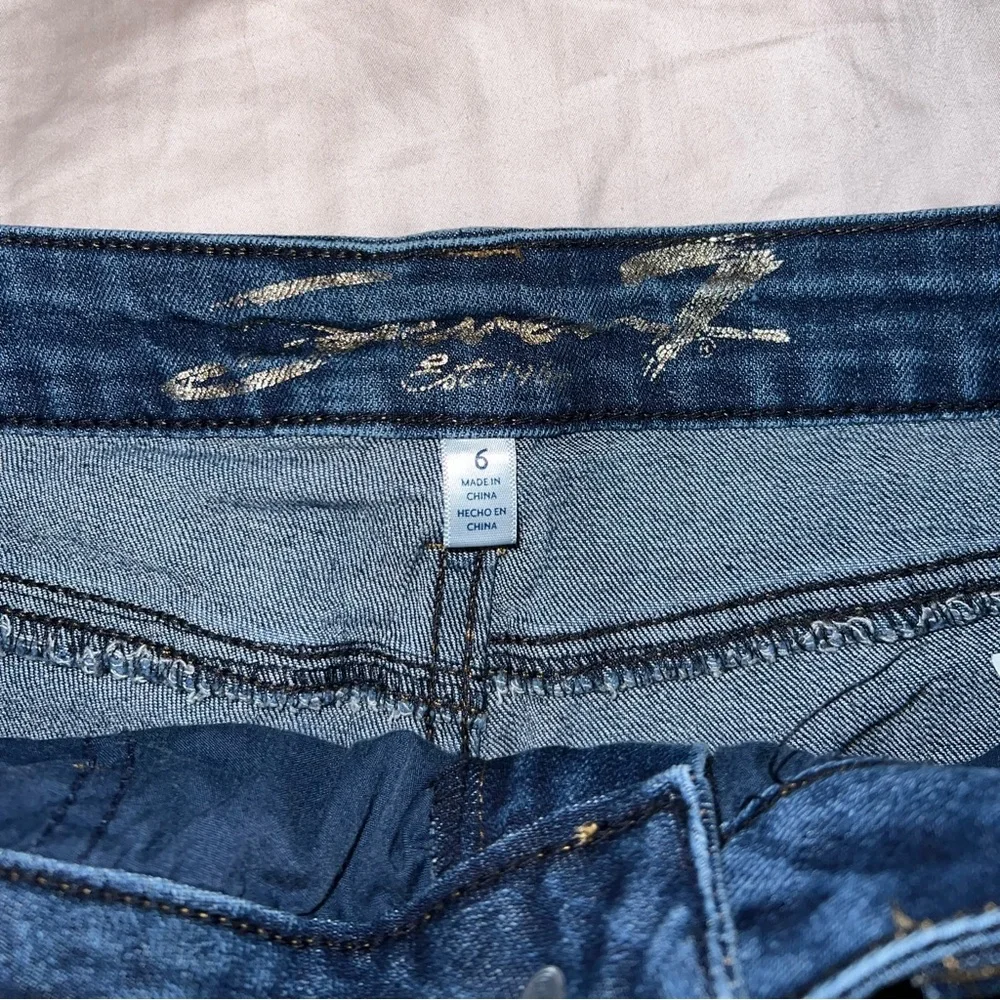 Seven7 Distressed Denim Shorts Medium Wash Raw Hem Size 6